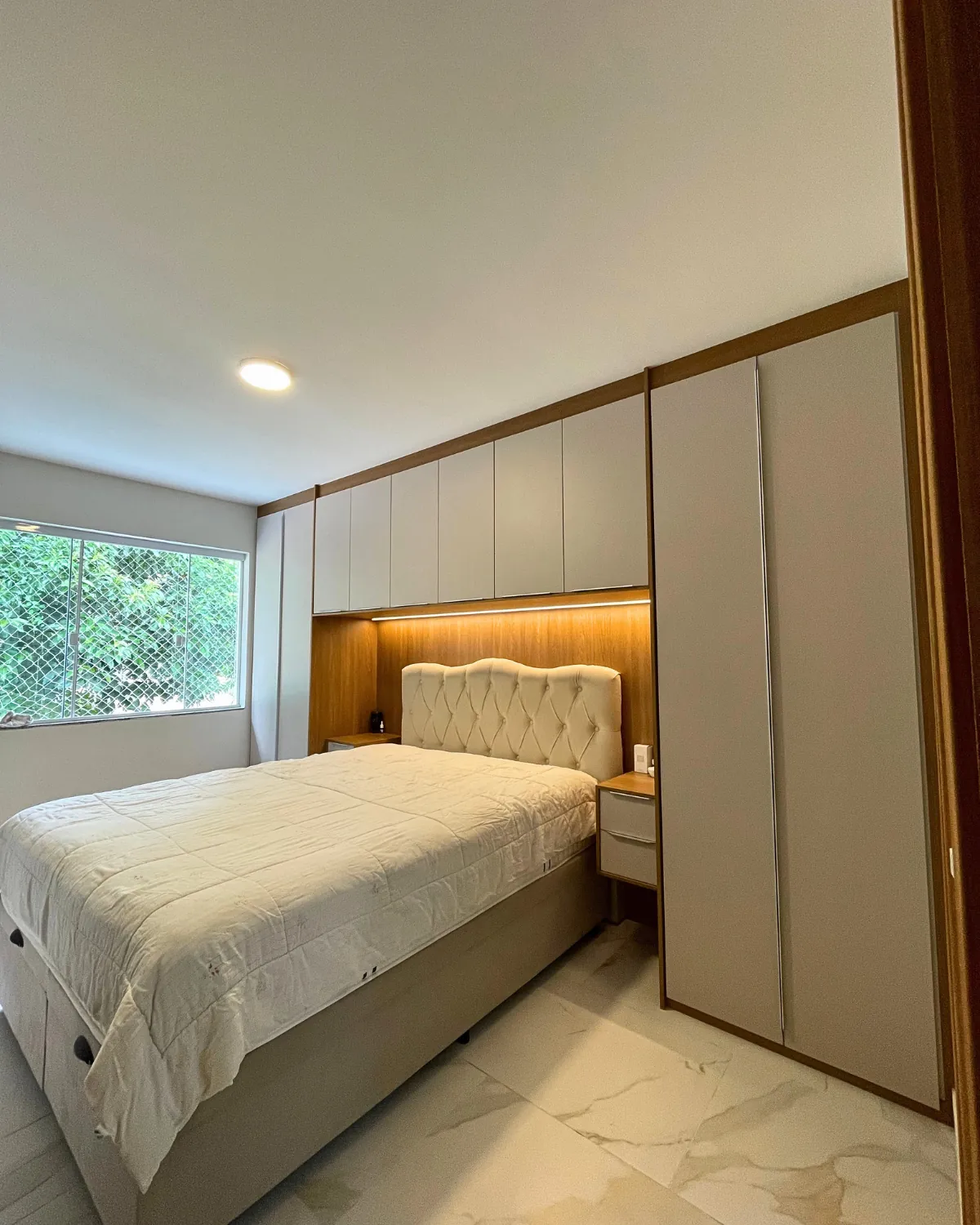 Quarto de casal planejado executado pela Delana em Petrópolis
